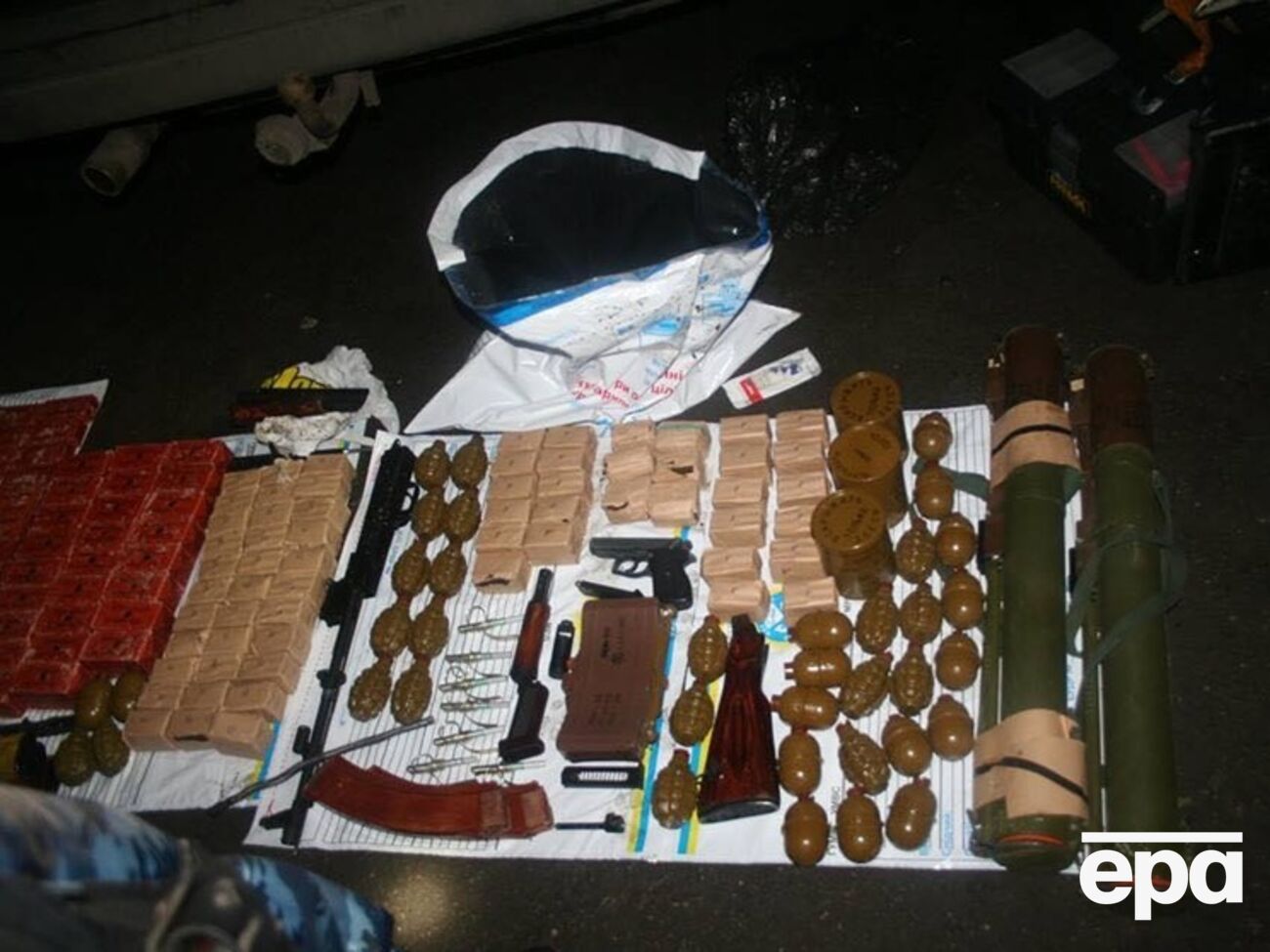 У задержанных военных изъяли оружие и боеприпасы