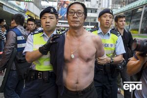 Полиция арестовала около 300 человек