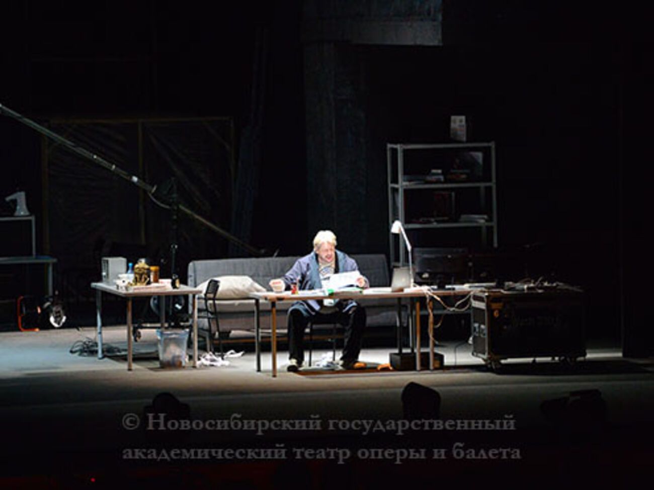 Сцена из спектакля