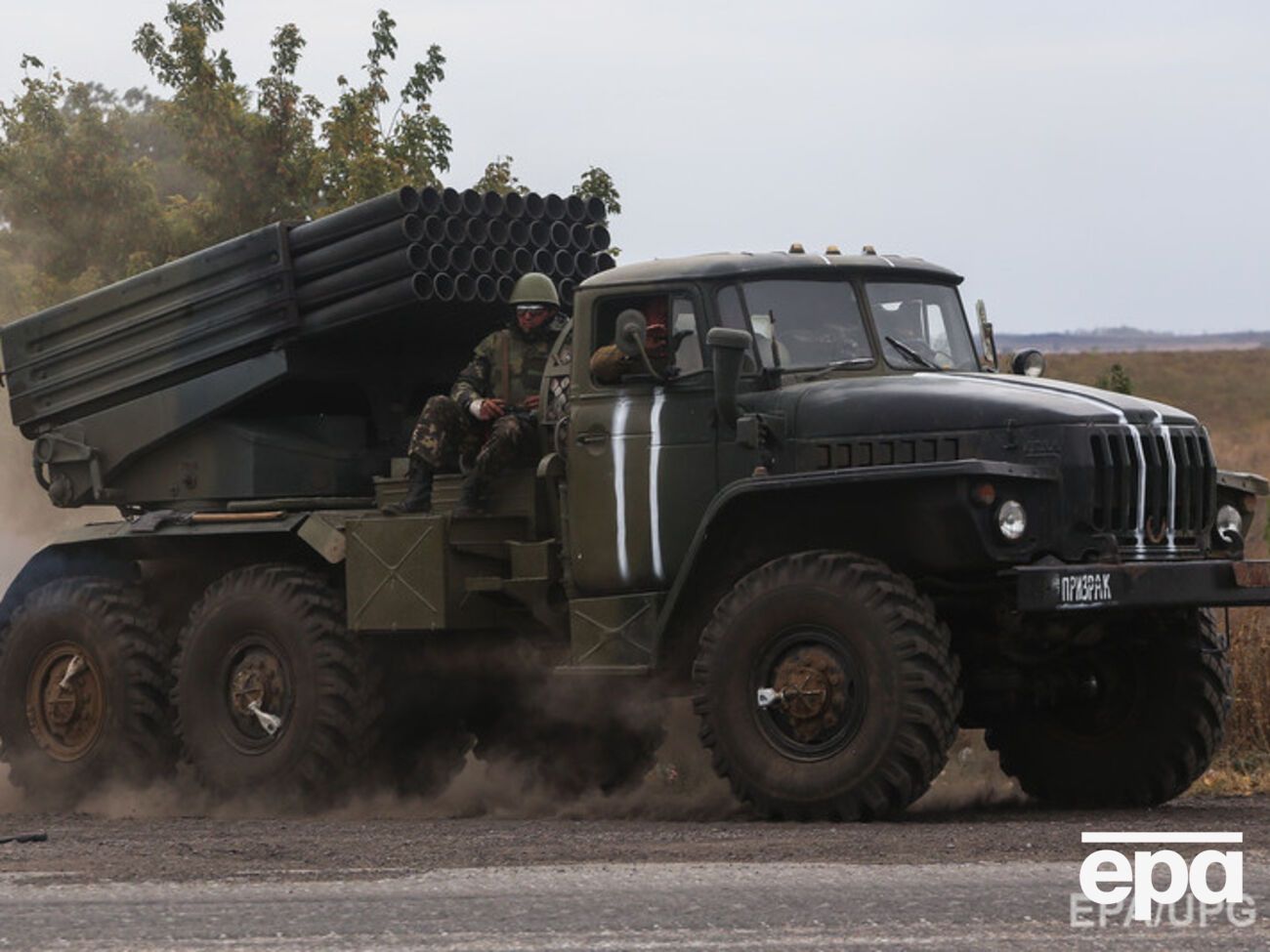 Украинское тяжелое вооружение отведено от линии фронта, сообщили в штабе АТО