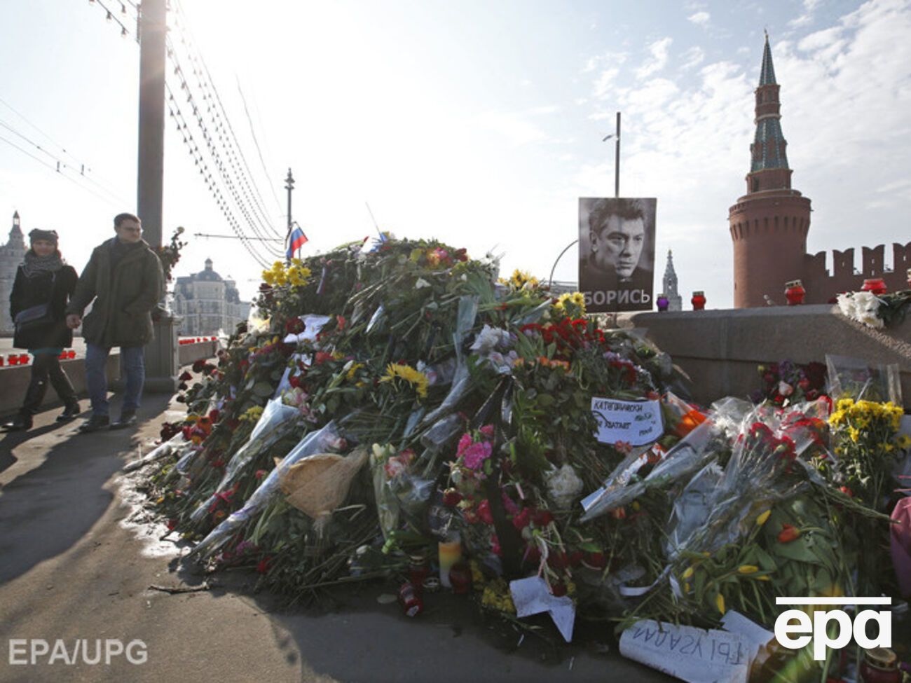 На сегодняшний день в деле об убийстве Немцова фигурируют семь человек, один из которых является действующим полицейским, а трое &ndash; бывшими сотрудниками правоохранительных органов