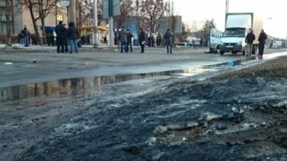 В результате теракта возле Дворца спорта в Харькове погибли четыре человека, девять пострадали