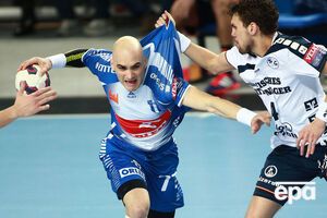 Матч должен был состояться 28 апреля 2015 года