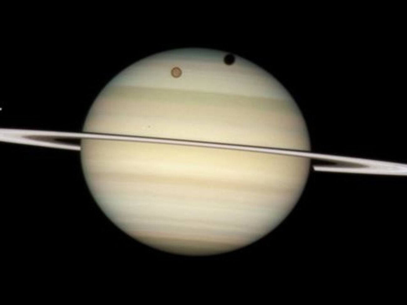 Диаметр главного зеркала телескопа Hubble &mdash; 2,4 м