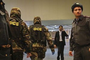 По данным Дмитрия Тымчука, ФСБ вербует бывших сотрудников СБУ для переправки их на Донбасс