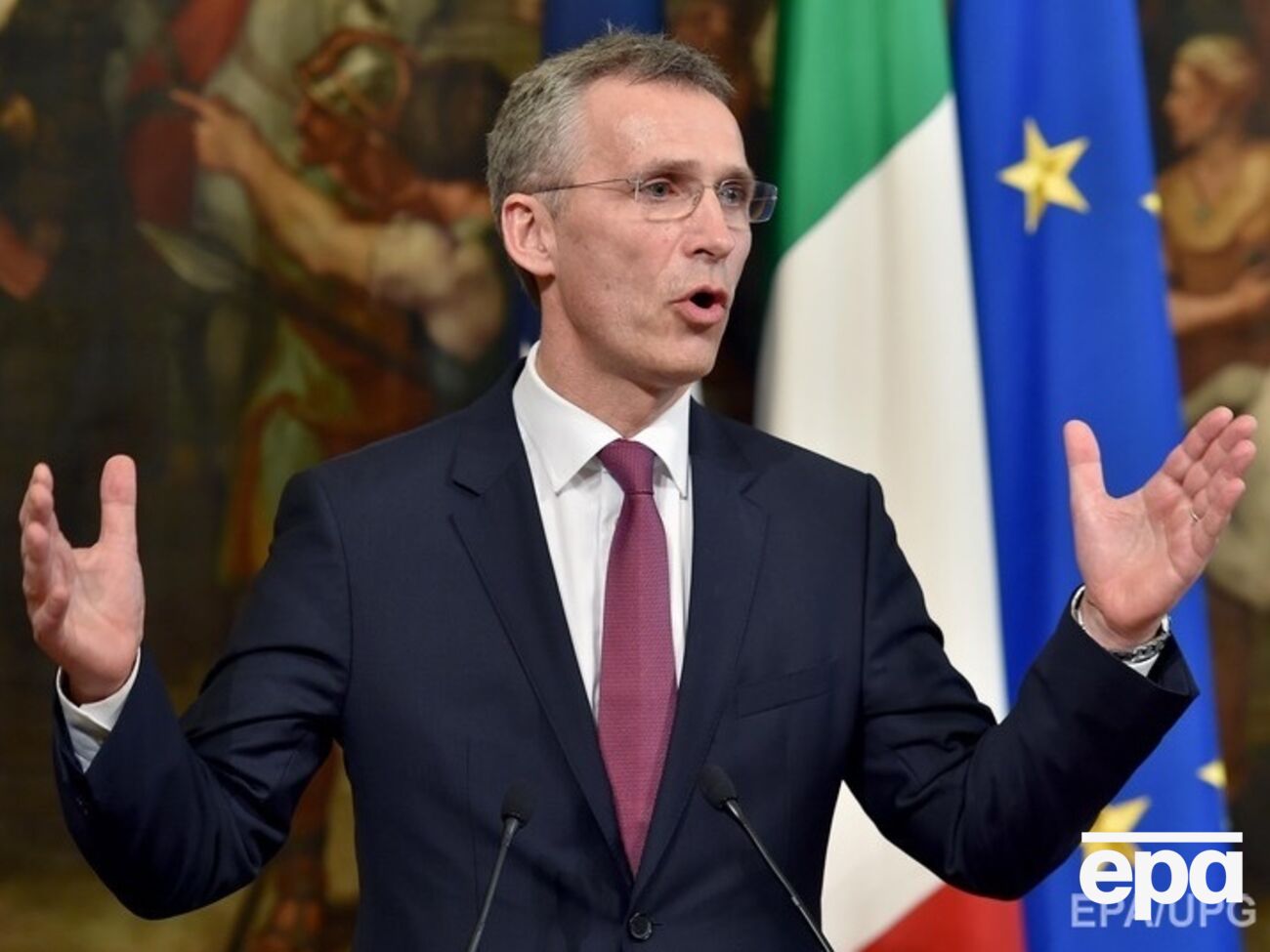 Столтенберг подтверждает отвод тяжелого вооружения на Донбассе