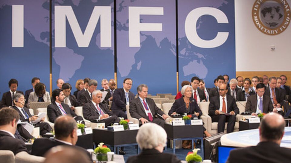 МВФ одобрил кредит для Украины