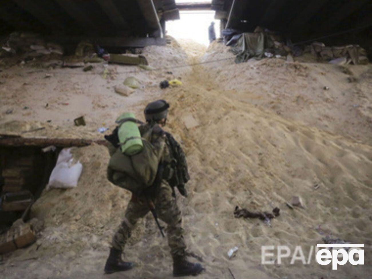 В донецком аэропорту продолжили поиски тел погибших бойцов АТО