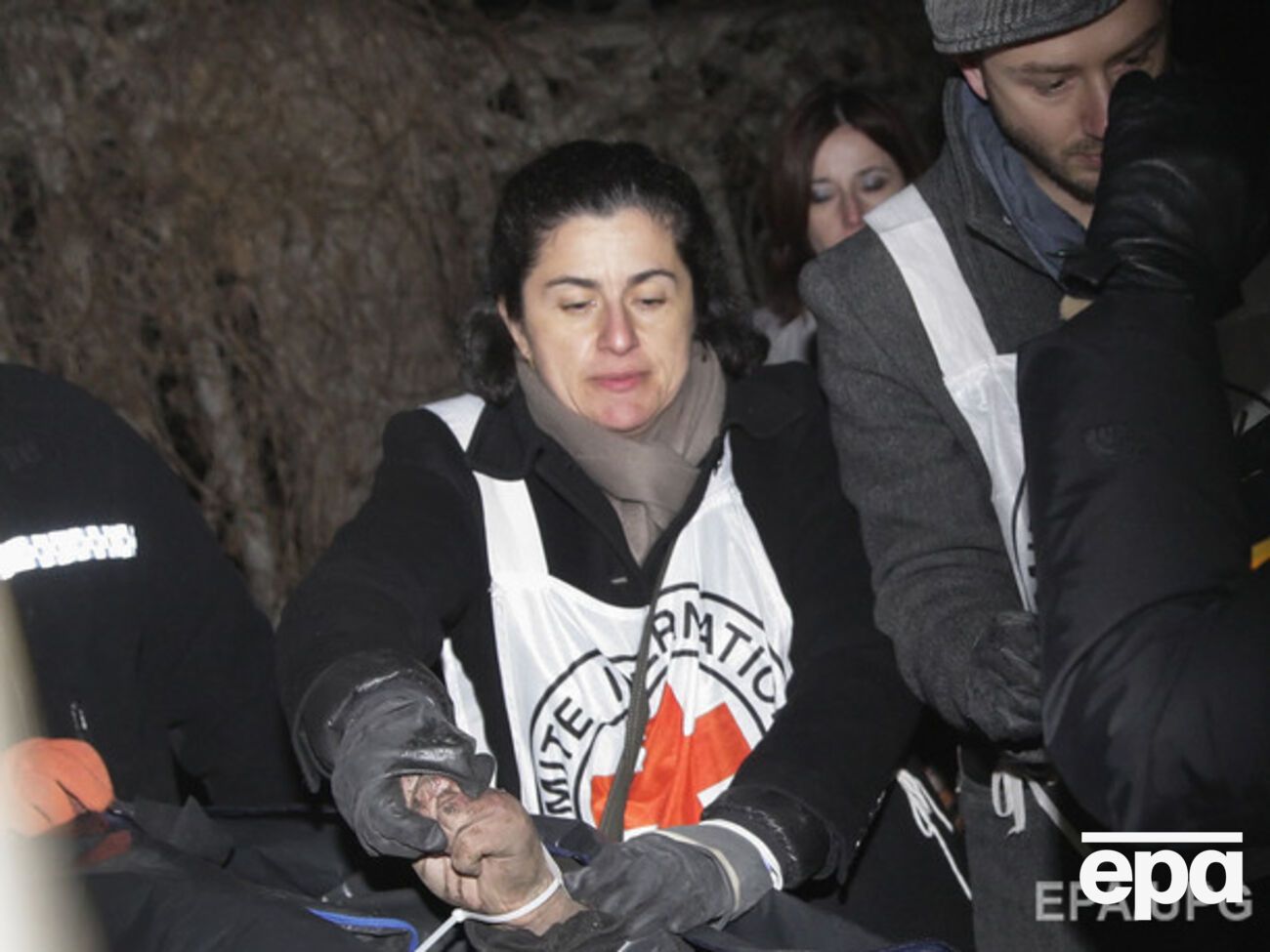 Боевики обстреляли волонтеров Красного Креста, сообщает пресс-центр АТО