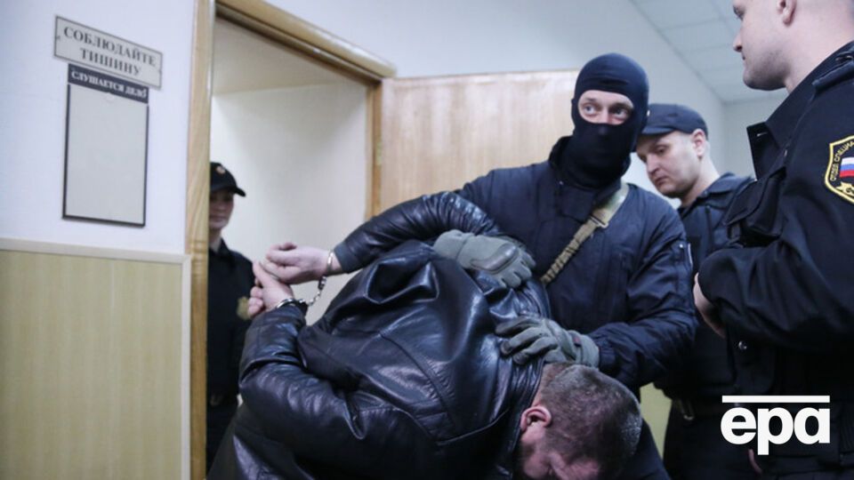 Под нож должны пойти более высокопоставленные козлы отпущения, считает Эйдман