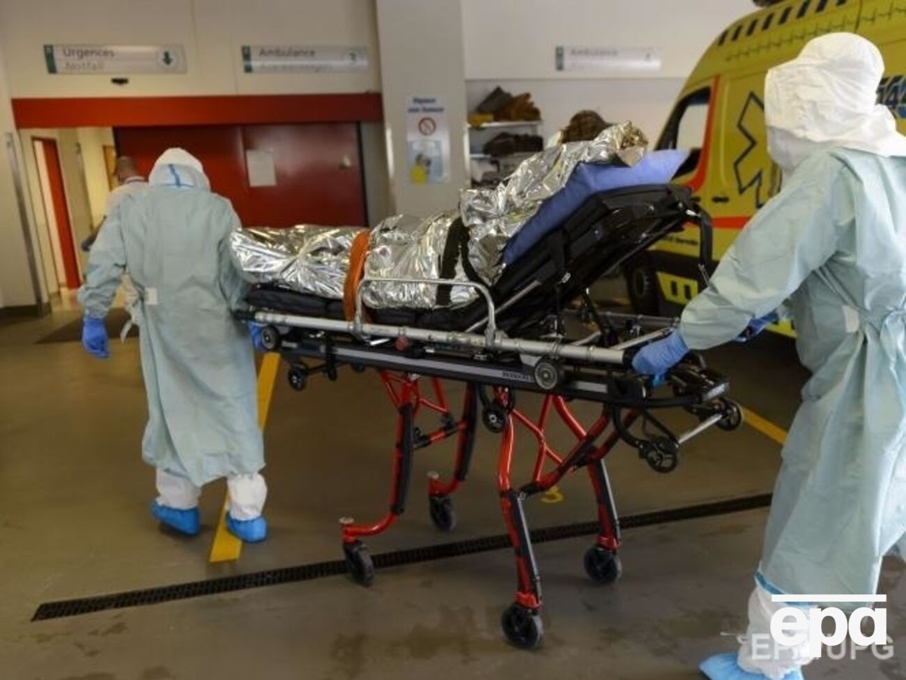 Местные власти проводят расследование, чтобы узнать, как женщина могла заразиться вирусом