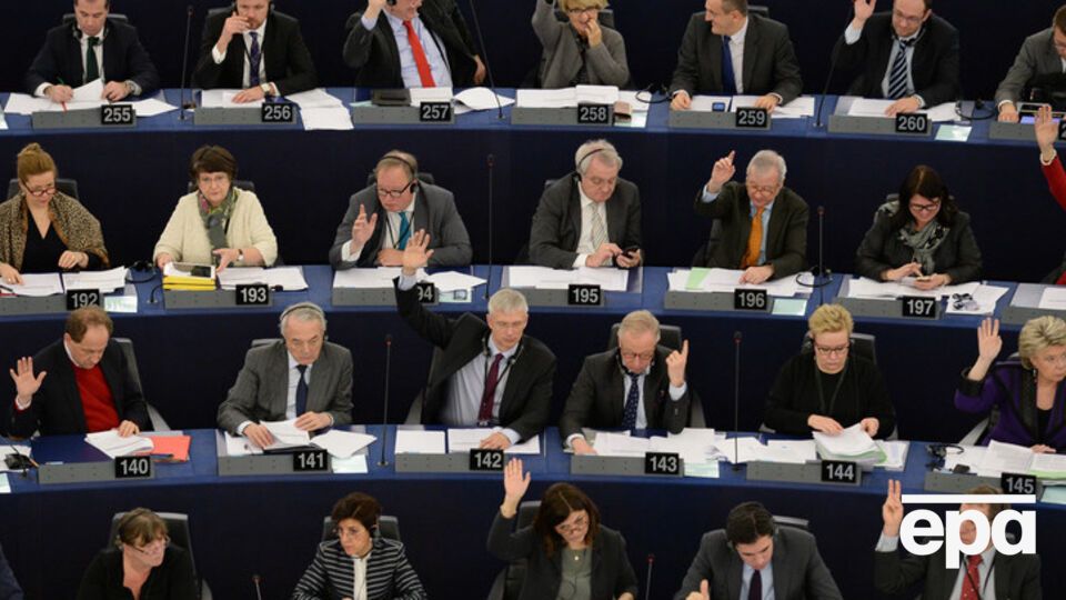 Европарламент требует освободить Савченко
