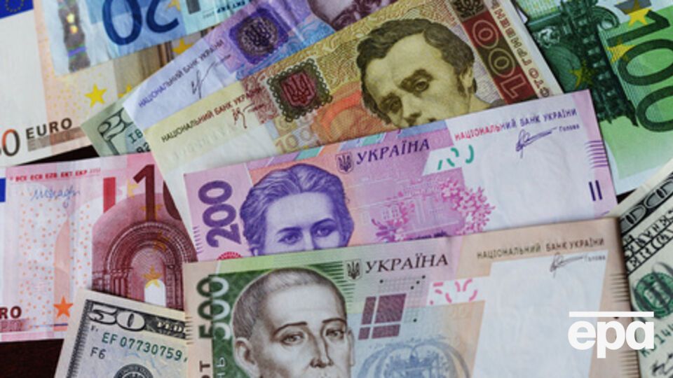 Курс гривны продолжает укрепляться