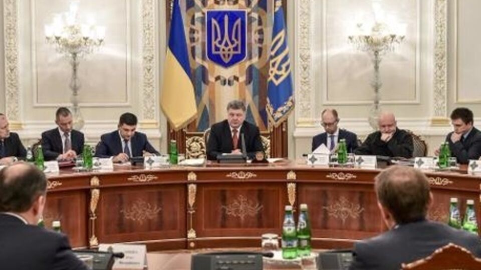 Петр Порошенко: Прекращение огня не означает, что мы не открываем огонь