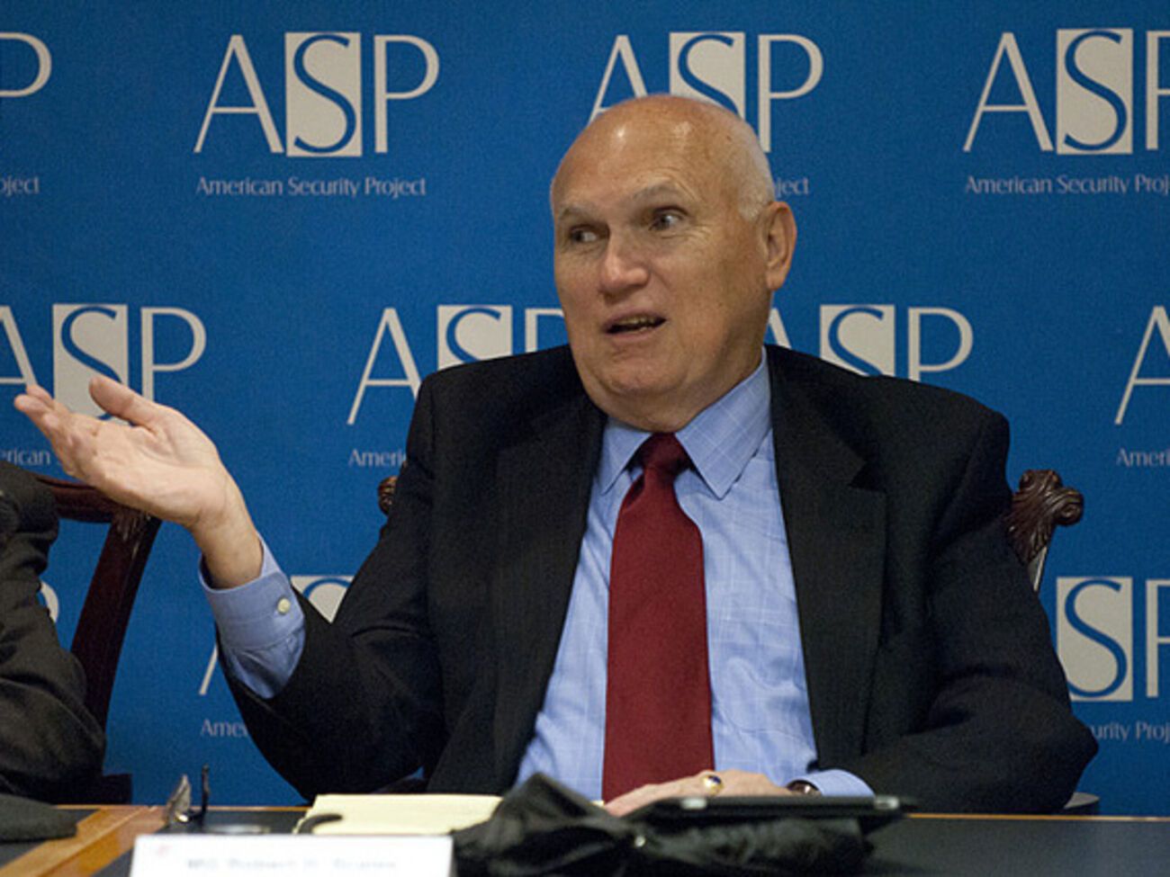 Роберт Скейлз заявил, что рецепт победы Киева – в убийстве россиян, которые воюют на Донбассе