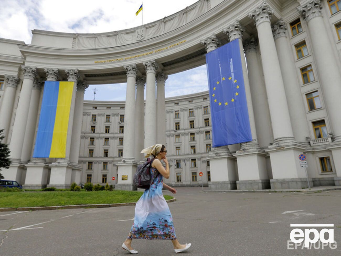 МИД поприветствовал решение о продлении мандата СММ ОБСЕ в Украине