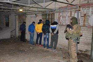 СБУ провела одновременно четыре спецоперации против торговцев контрафактным алкоголем