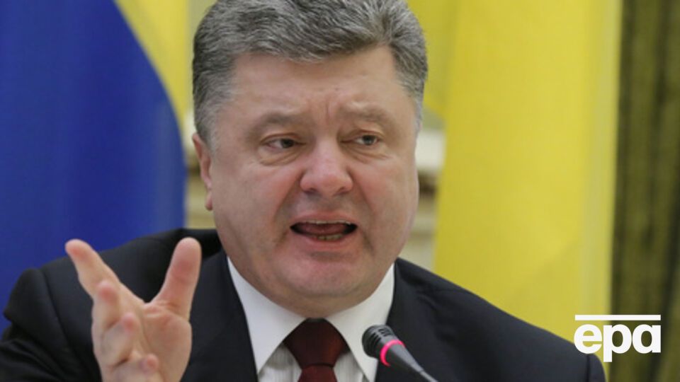 Порошенко заявил, что волонтеры эффективно работают в Минобороны