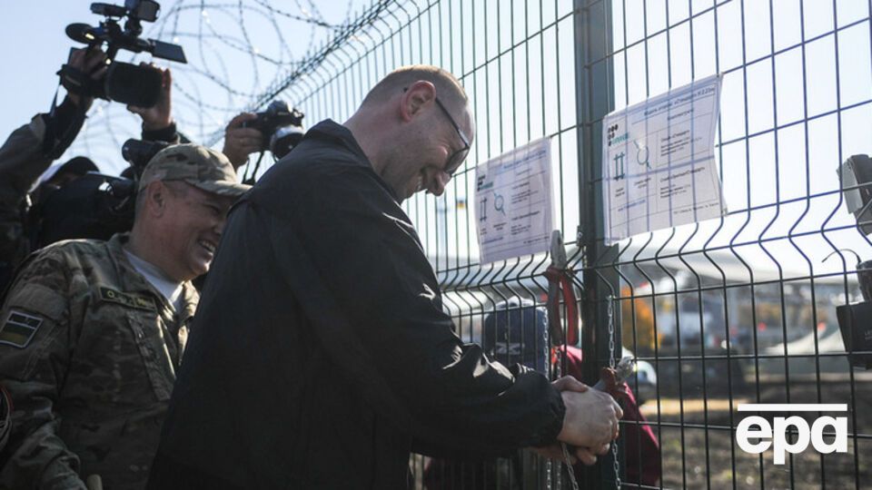 Кабмин усложнил для россиян возможность пересечения границы с Украиной