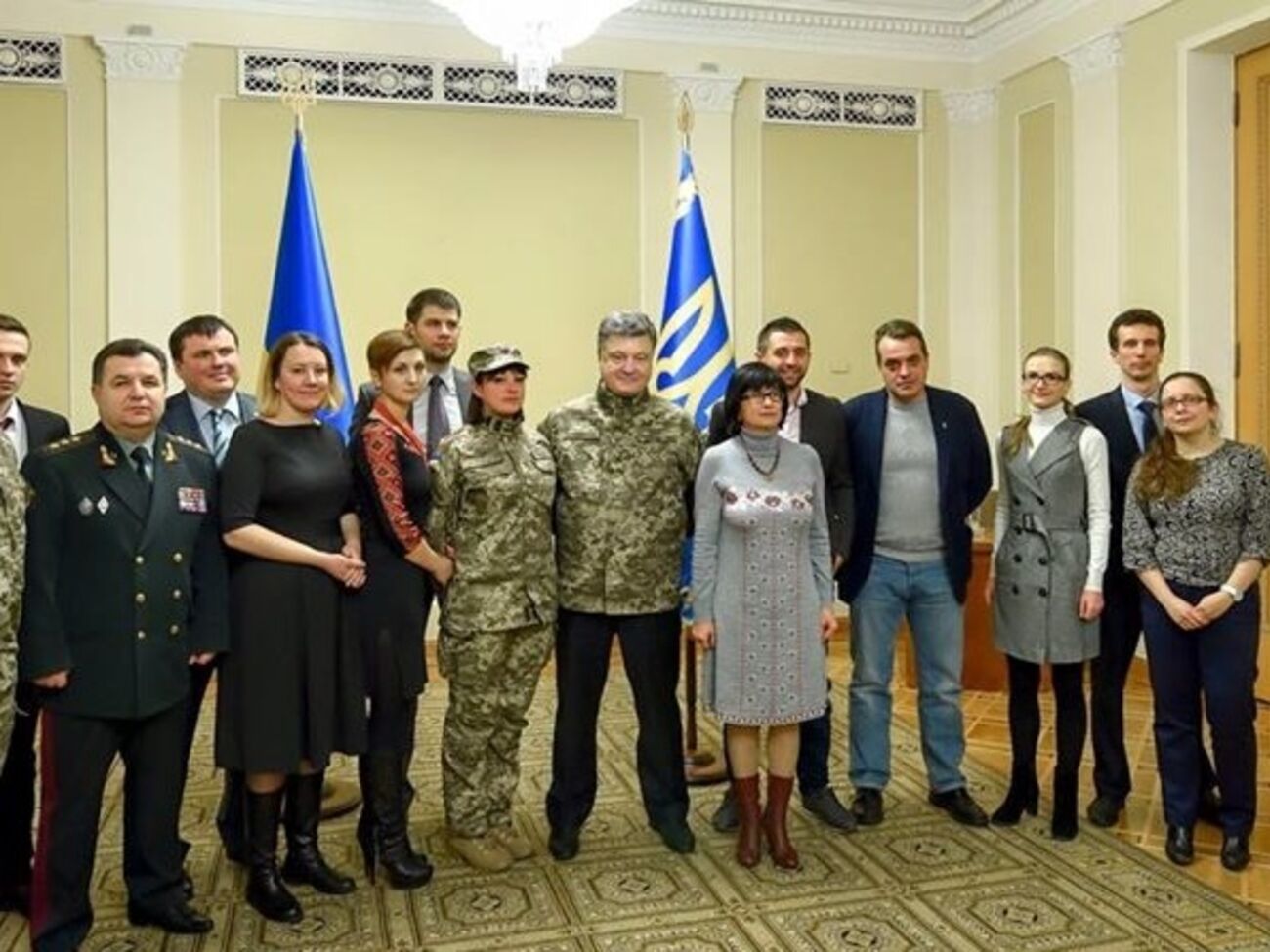 Татьяна Рычкова (в военной форме) станет координатором усилий волонтеров в Генштабе