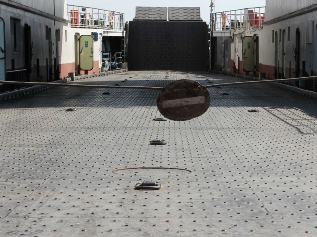 Керченская переправа приостановила работу