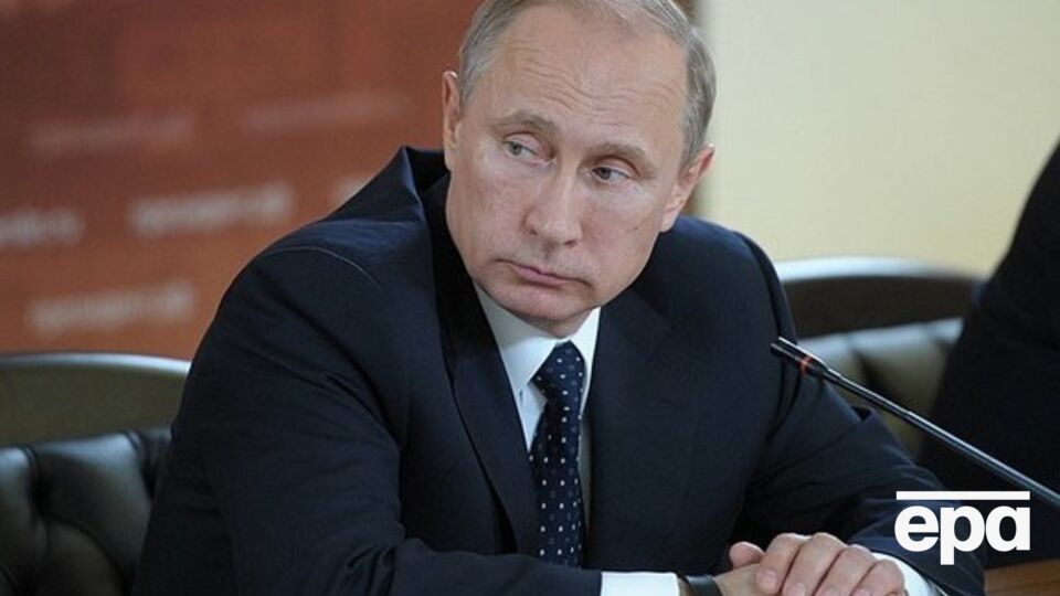 Песков заявил, что "Путин будет смотреть фильм со всеми"