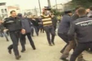 В Зугдиди подрались сторонники и противники Саакашвили