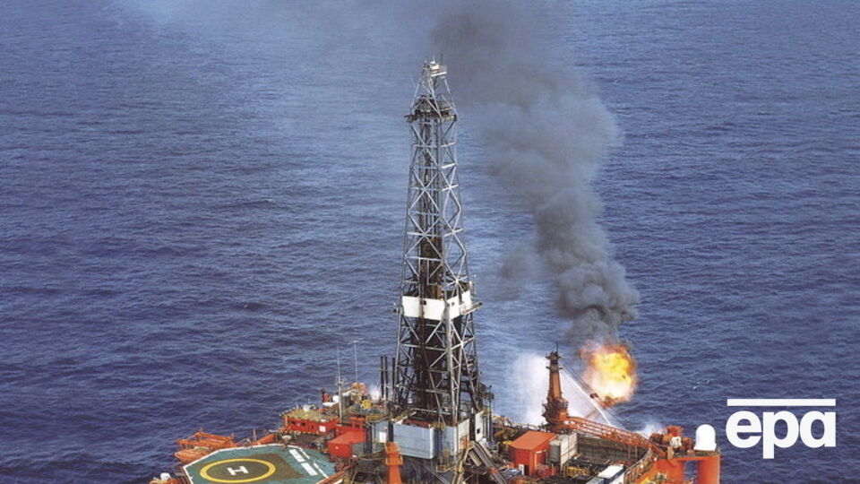 Цена на нефть продолжает снижаться