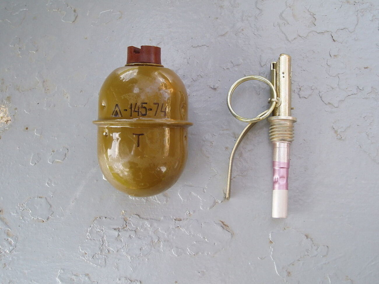 У водителя были изъяты три гранаты РГД-5 и три запала