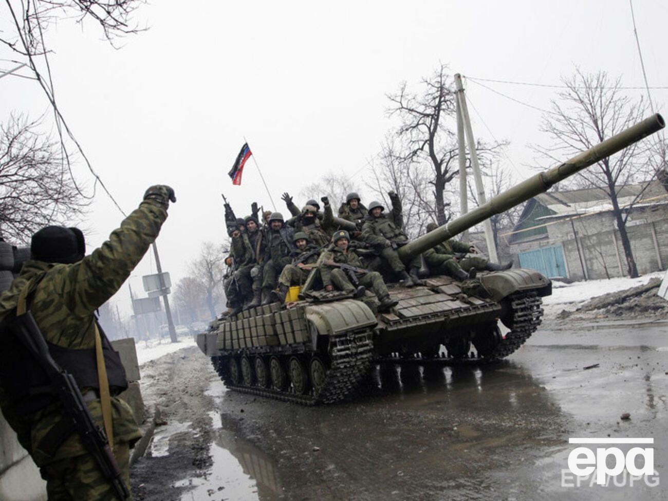 Россия продолжает поставлять оружие на Донбасс