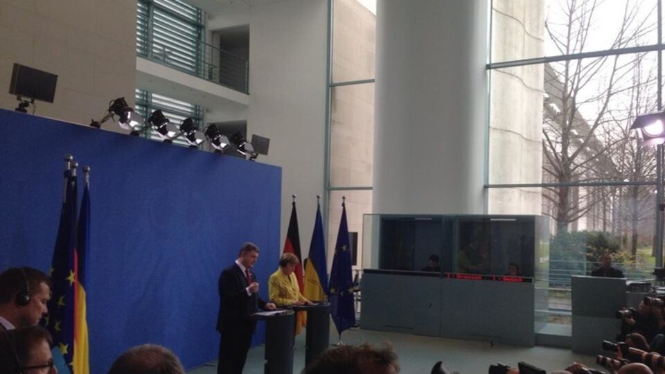 Петр Порошенко провел совместную с Ангелой Меркель пресс-конференцию