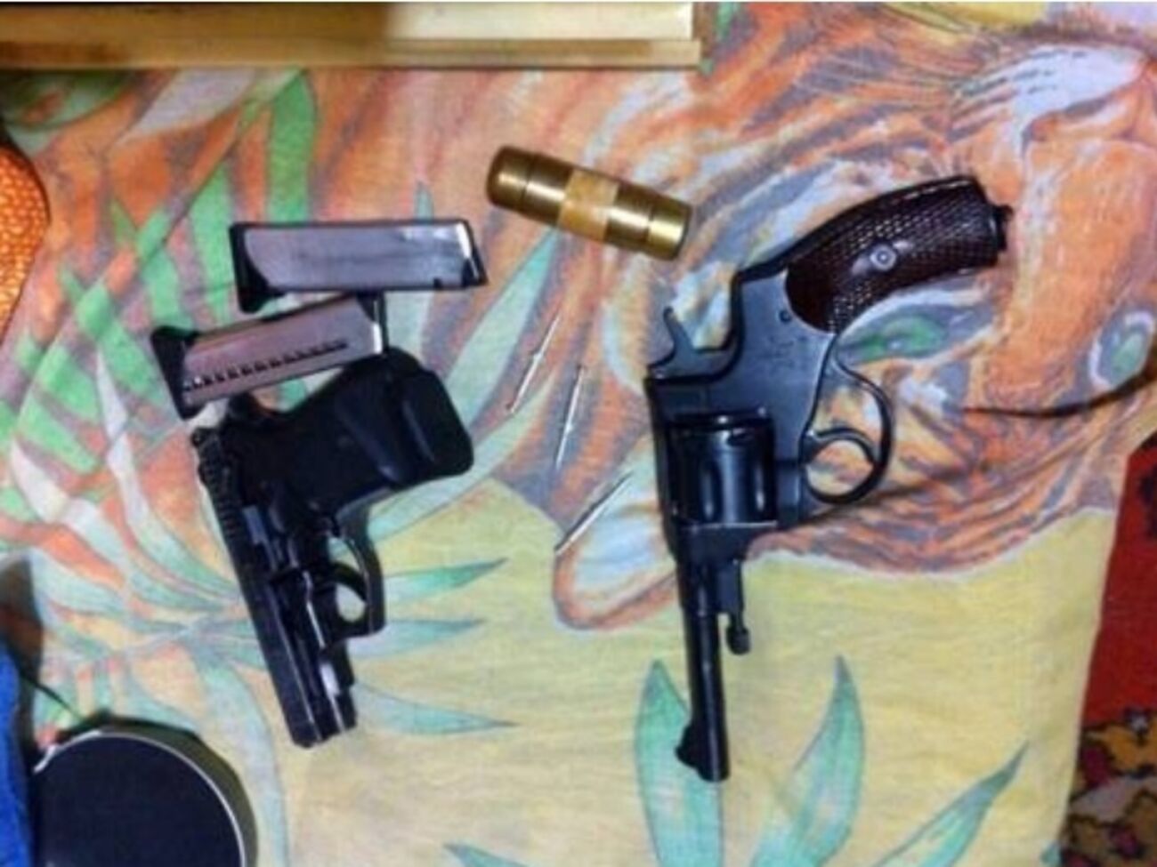 Найденное у одного из задержанных оружие