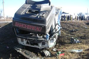 ДТП произошло в результате выезда грузовика на встречную полосу