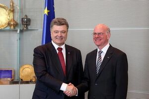 Президент Украины Петр Порошенко с главой немецкого Бундестага Норбертом Ламмертом