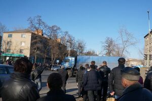 На месте ДТП образовался стихийный митинг, который перерос в беспорядки