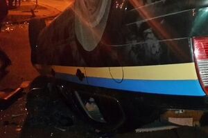 Протестующие в Константиновке перевернули машину ГАИ