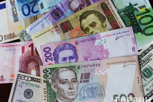 Гривна опять падает