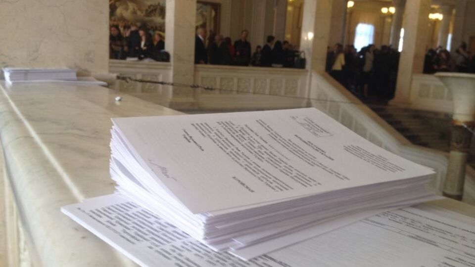 Рассмотрение постановления об "особом статусе" Донбасса планируется на сегодня, но фракции коалиции пока не могут договориться по голосованию