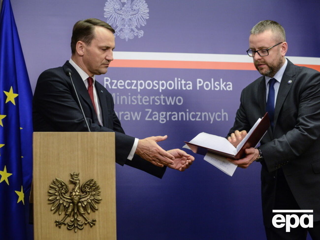 Войцеховский: Мы работаем над выполнением Минских соглашений, и со стороны России можно было бы ожидать уменьшения военного присутствия