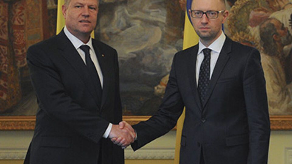 Яценюк провел встречу с Йоханнисом