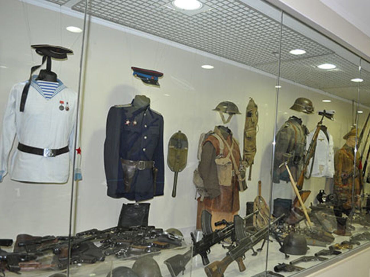 Боевики "ДНР" ограбили музей памяти дедов, которые воевали