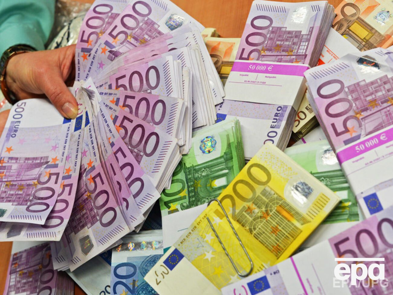 Уровень инфляции в Европе увеличился, но по-прежнему составляет отрицательную величину