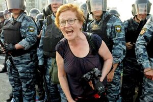 Боевики задержали Ивлеву на несколько часов и отобрали ценные вещи