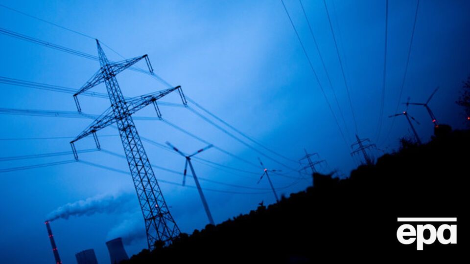 Более 20 населенных пунктов в Крыму обесточены из-за снегопада