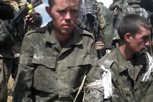 СБУ показала видео со взятыми в плен под Иловайском российскими военными