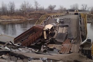 Боевики, по данным Геннадия Москаля, пытались прорваться в Трехизбенку через разрушенный мост