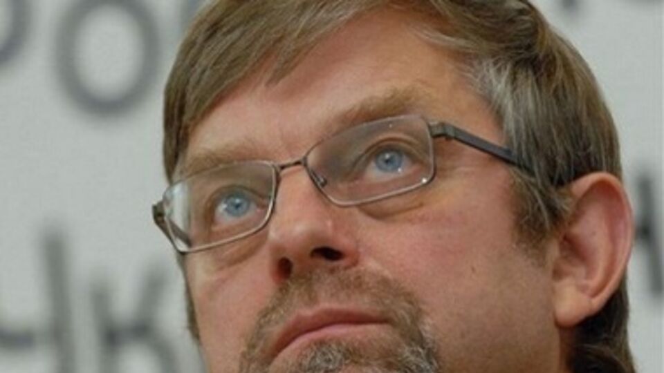 Небоженко: Порошенко придется или встать над схваткой Коломойского и Пинчука, или принять одну из сторон