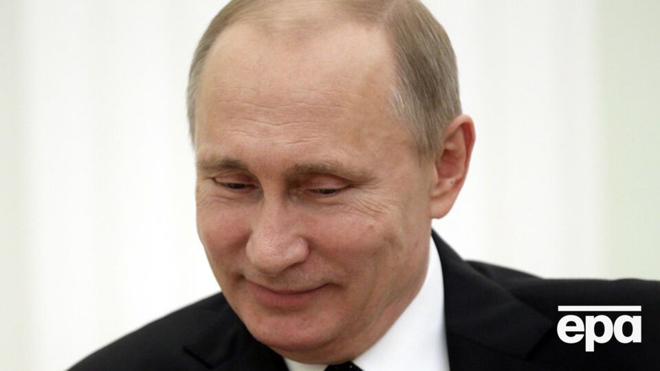 Владимир Путин выступил на митинге в центре Москвы, посвященном аннексии Крыма