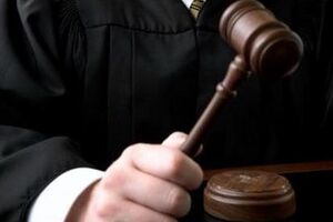 Прокуратура подозревает судью в вынесении неправосудного решения