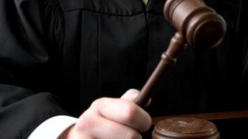 Прокуратура подозревает судью в вынесении неправосудного решения